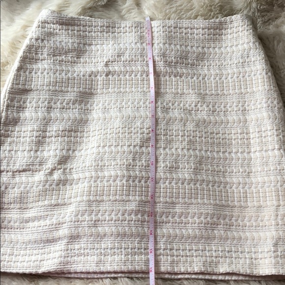 CREME & WHITE WOVEN SKIRT - Picture 3 of 6